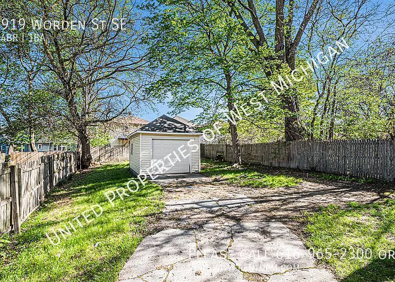 919 Worden St SE — Photo 19