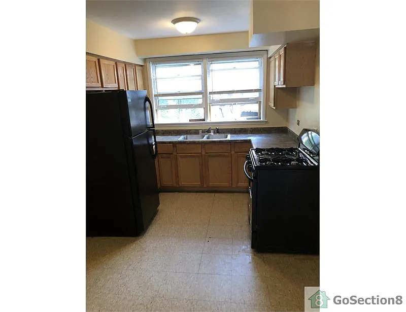 9215 S Cottage Grove Ave photo 1