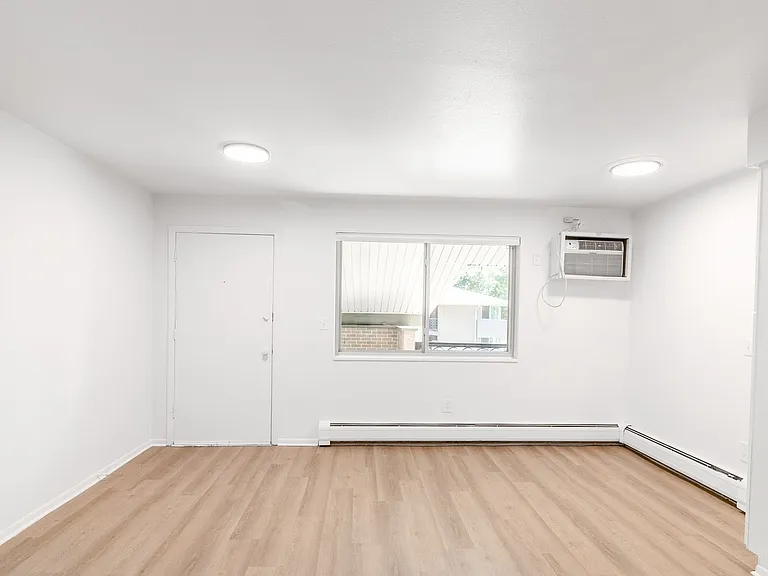 Garfield Apartments — Photo 15
