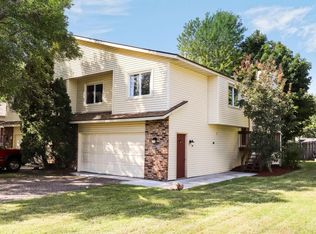 7370 Stewart Dr, Eden Prairie, MN 55346