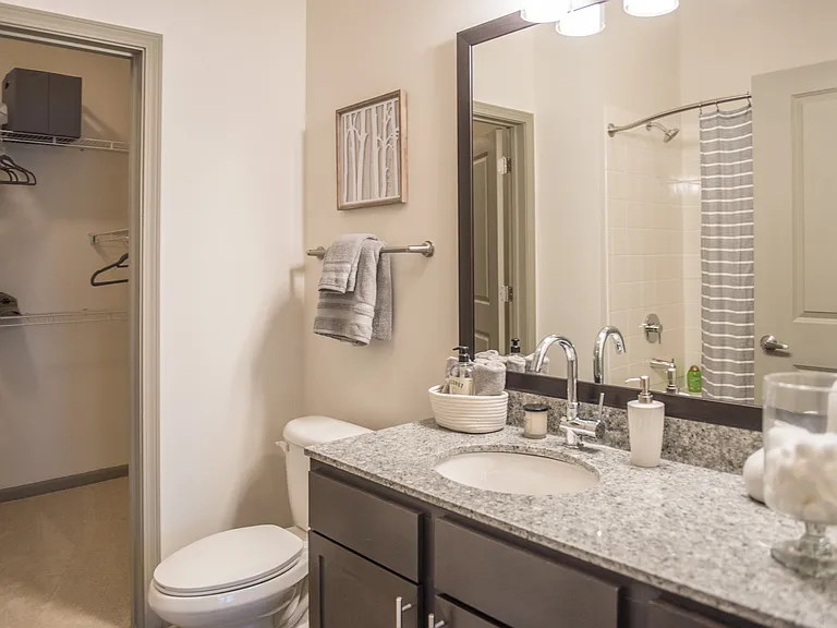 The Ironwood Apartment Homes — Photo 11