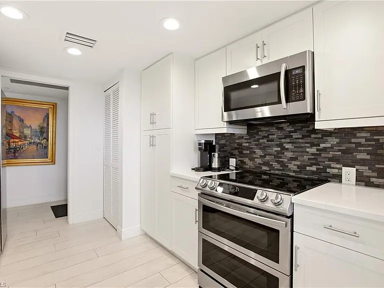 5550 Heron Point Dr #503 — Photo 8