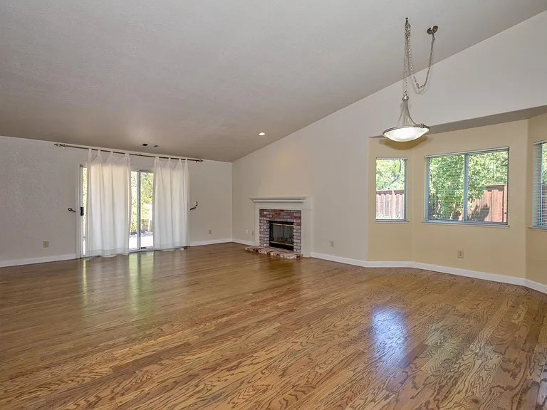 3800 Sheffield Cir — Photo 9
