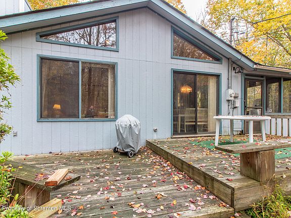 5th image of 80 Mildred Dr