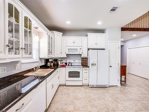 5th image of 159 Bay Haven Blvd