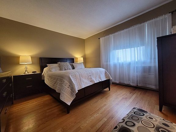 5th image of 193 Snell St #2N