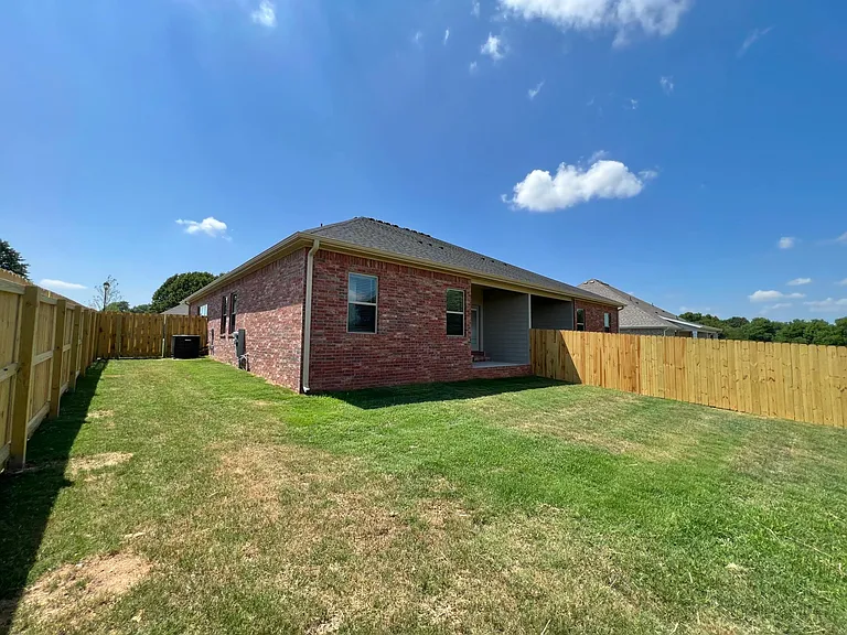 544 Bradford Dr #A — Photo 3