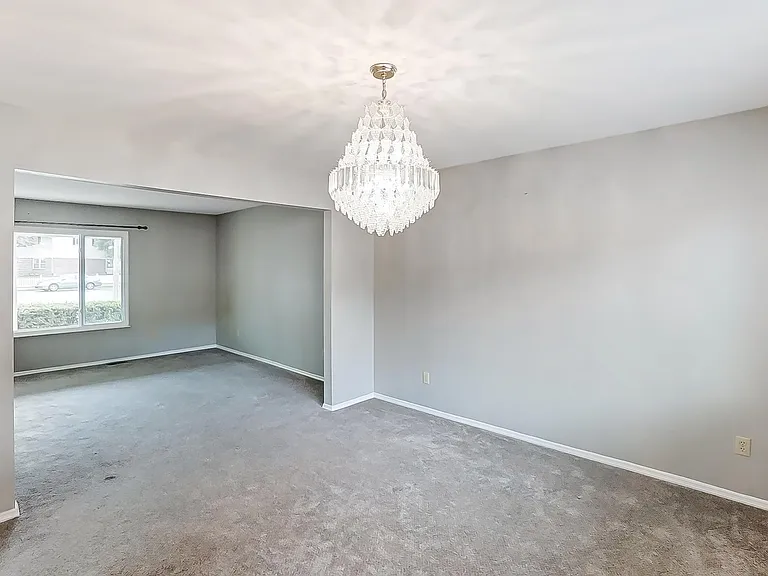 415 Rustic Ct — Photo 8