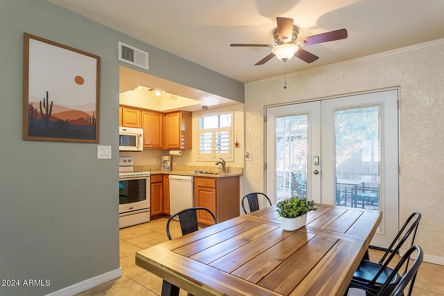 2 bed, 1.0 bath, 782 sqft, $1,800 — Photo 4