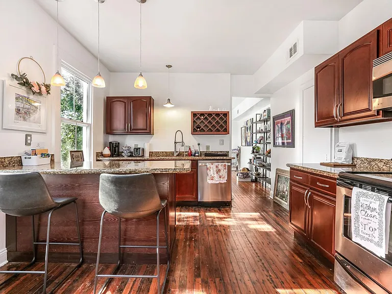 6733 Catina St — Photo 11