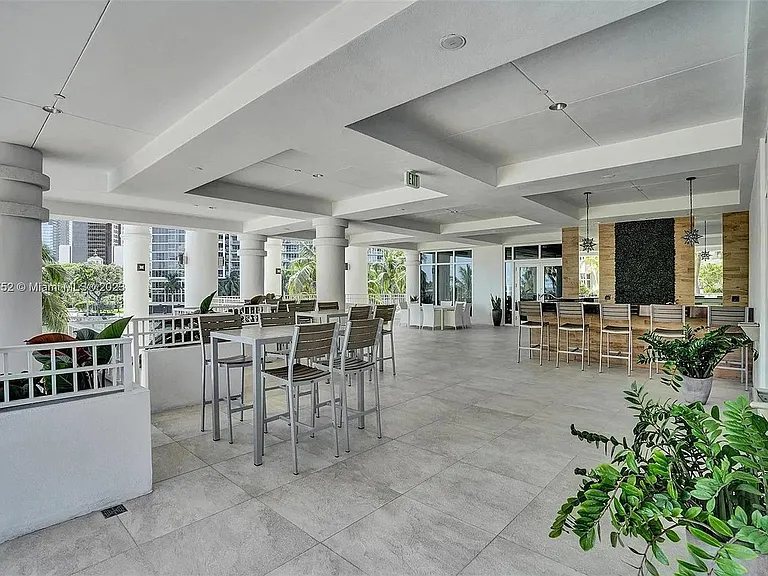 801 Brickell Key Blvd #1707 — Photo 38