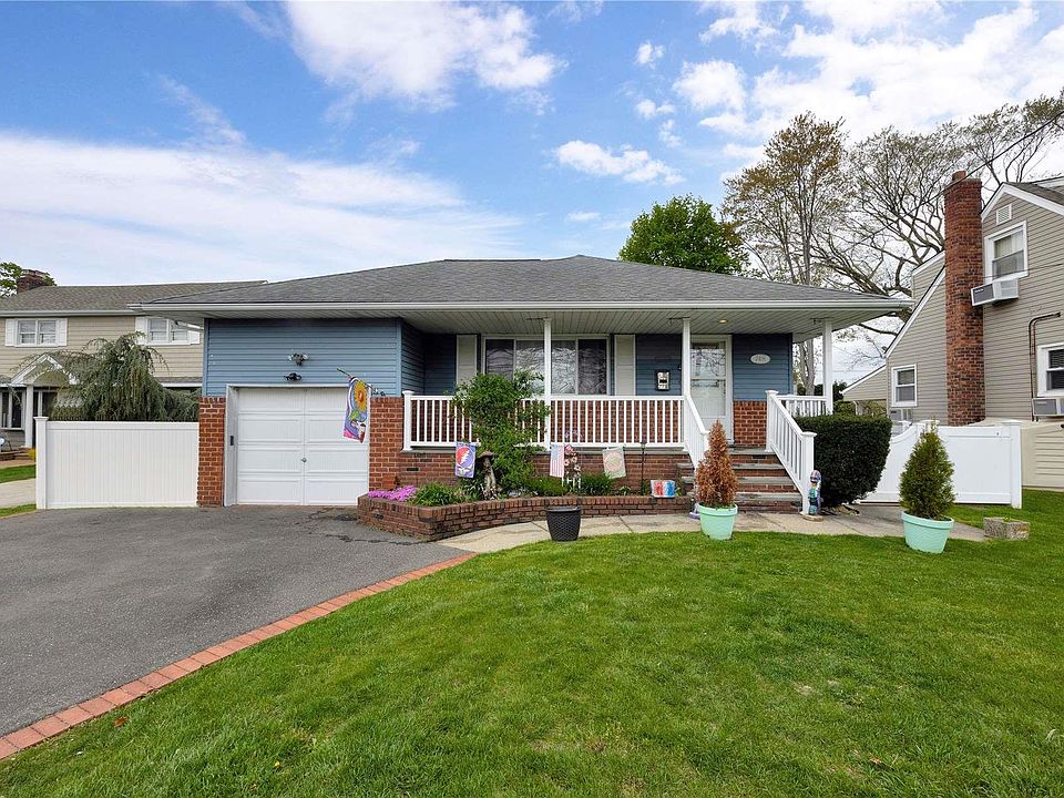 1st image of 748 Oakfield Avenue