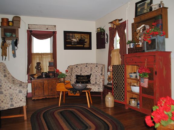 5th image of 307 Elm St