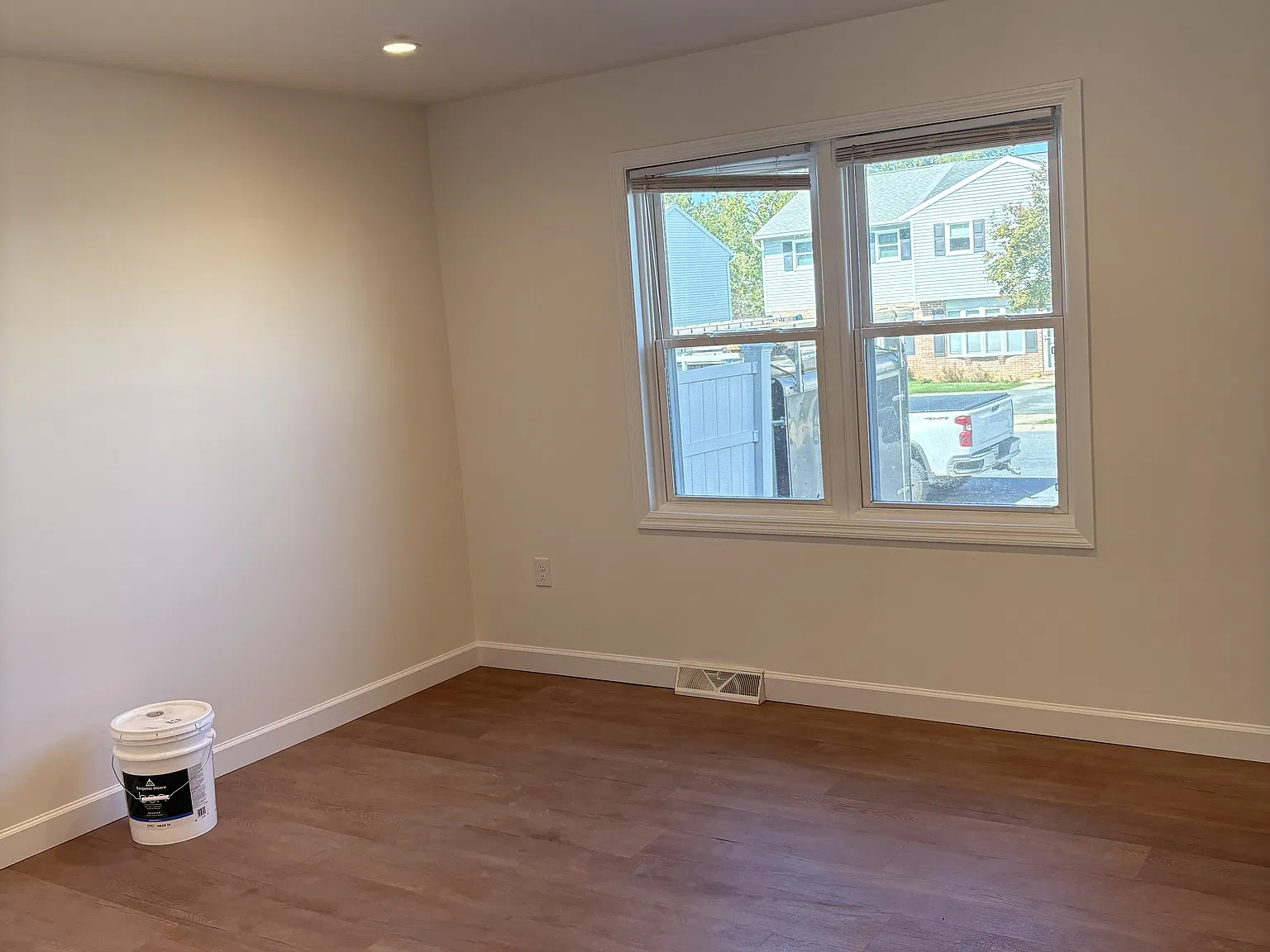 3 bed, 1.5 bath, 1000 sqft, $1,800 — Photo 3