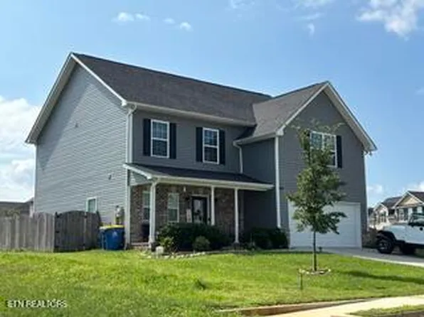 2701 Farmhouse Dr, Maryville, TN 37803