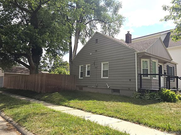 2nd image of 203 S Wilson Ave