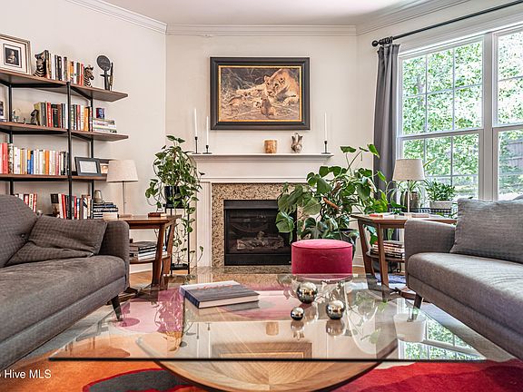 3rd image of 515 Clark St