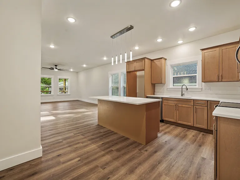 1308 Ezell St NE — Photo 10