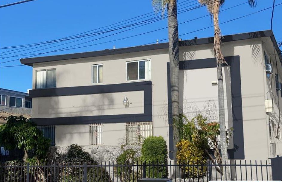 1st image of 531 W Hyde Park Blvd APT 6