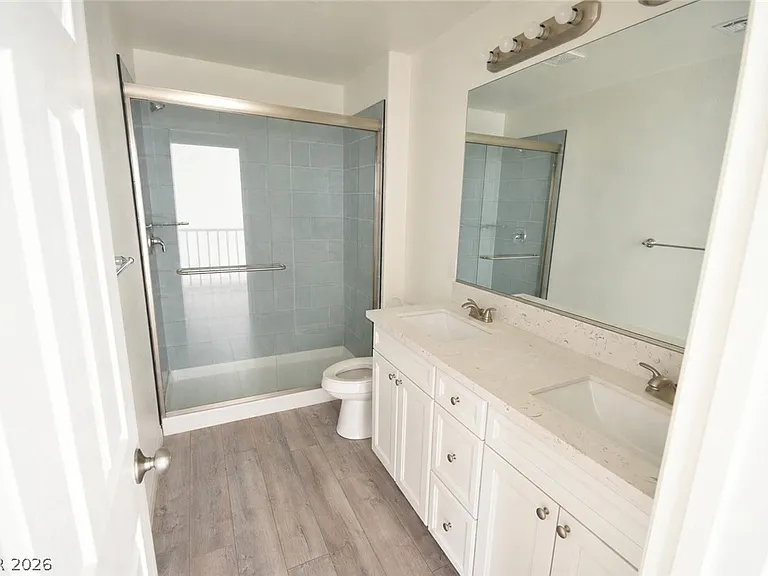 3041 Lake Como Ave — Photo 20