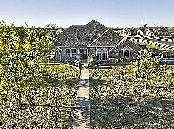 3rd image of 2024 Bear Springs Dr