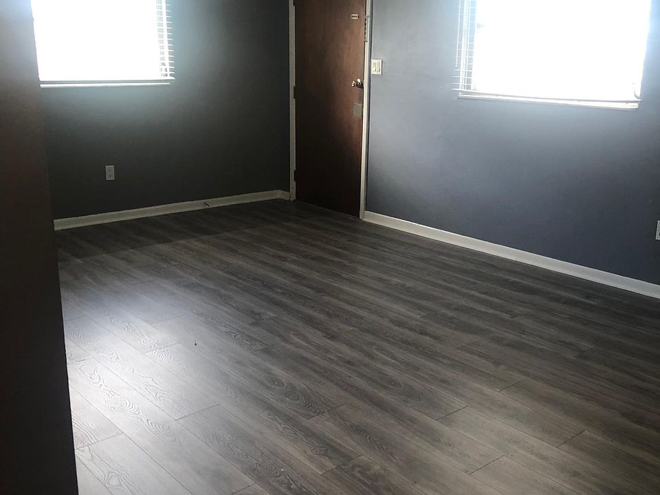 1st image of 11941 144th St N APT 1