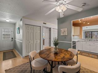 W194S7764 Overlook Bay Rd APT A, Muskego, WI 53150