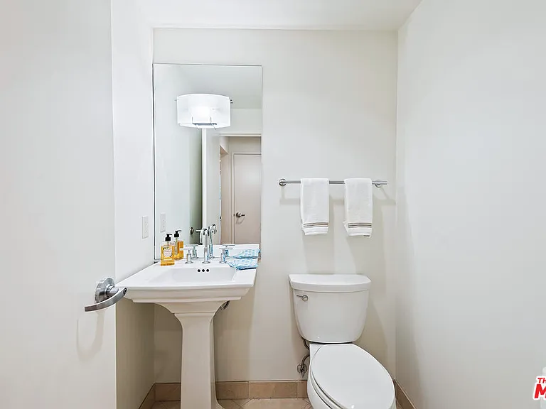 13650 Marina Pointe Dr #704 — Photo 24