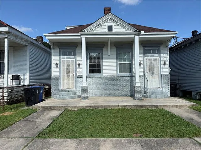 932 Lamanche St