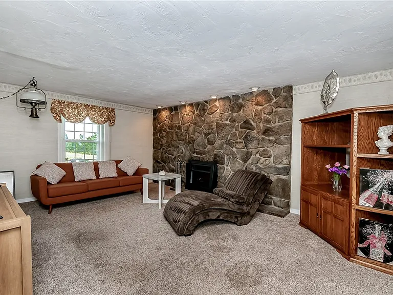 963 Stonebraker Rd — Photo 9
