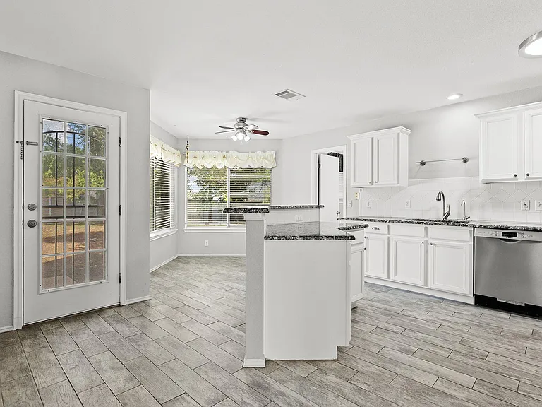 16802 Bailey Jean Dr — Photo 8