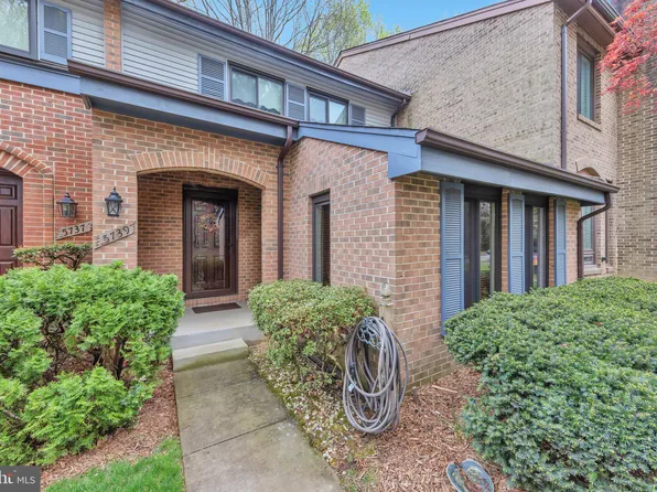 5739 Waters Edge Landing Ct, Burke, VA 22015