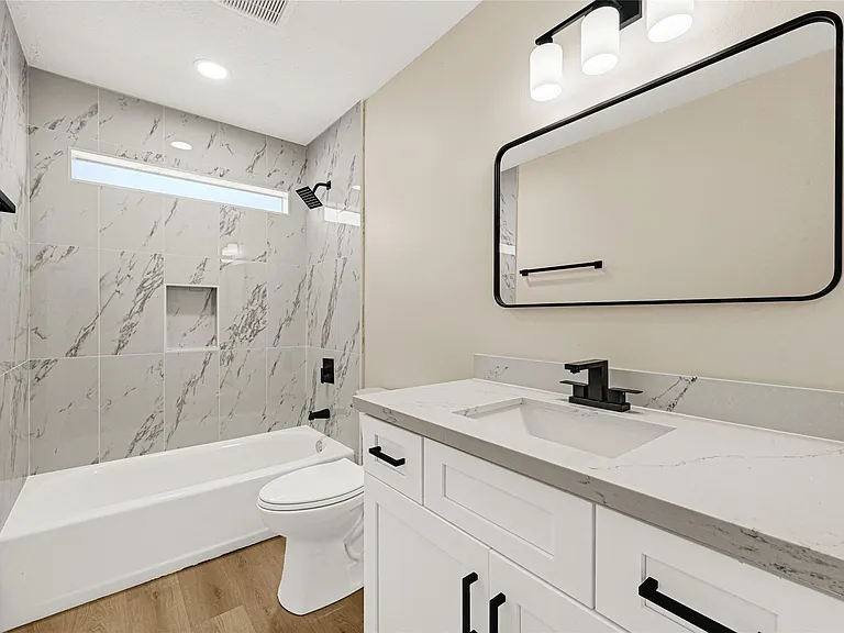 3203 Falling Brook Dr — Photo 24