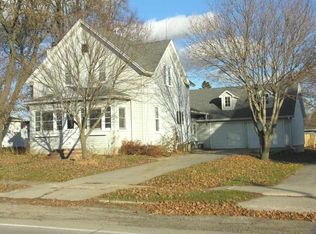 204 N Broad St, Stacyville, IA 50476