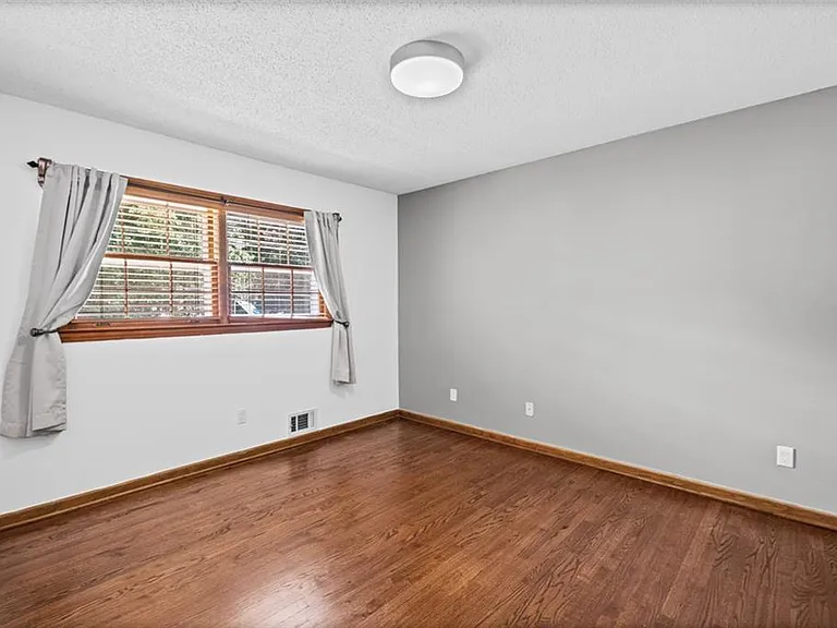 5291 Manhasset Cv — Photo 29