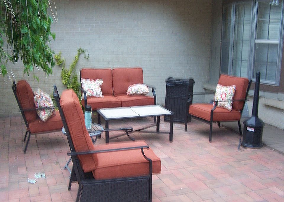 2nd image of 6821 S Lamar St
