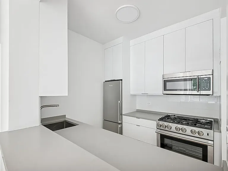 75 W End Ave #S2E — Photo 11