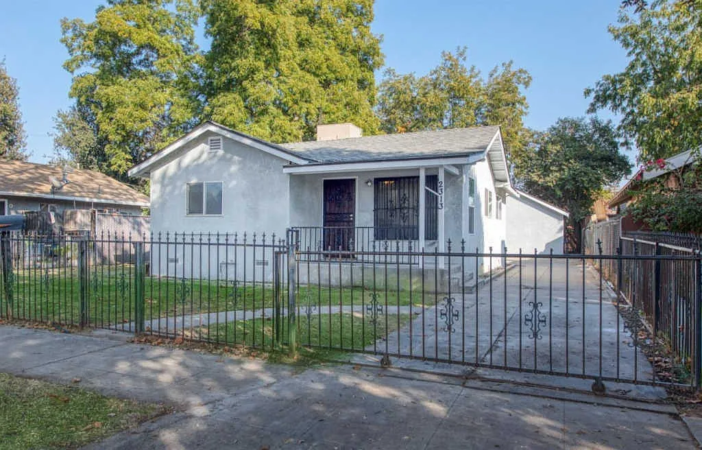 2313 S Lotus Ave photo 1
