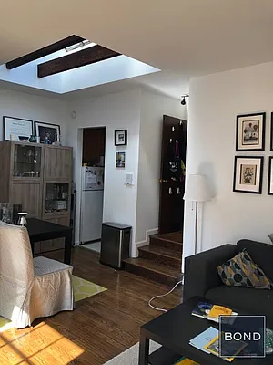 Rented by Bond New York | media 40