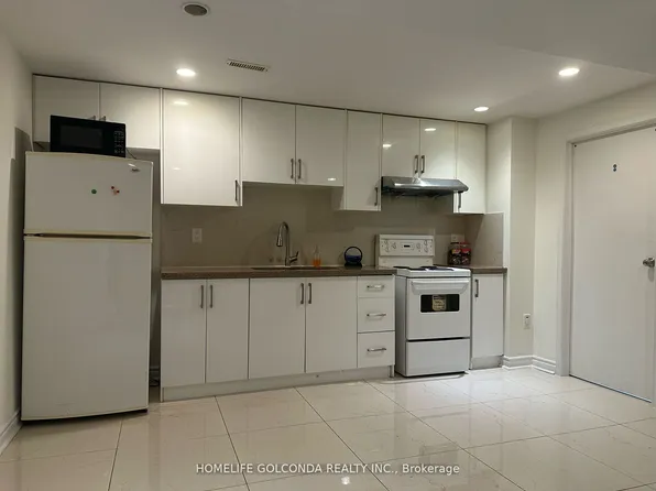 37 Halder Cres, Markham, ON L3R 7E9