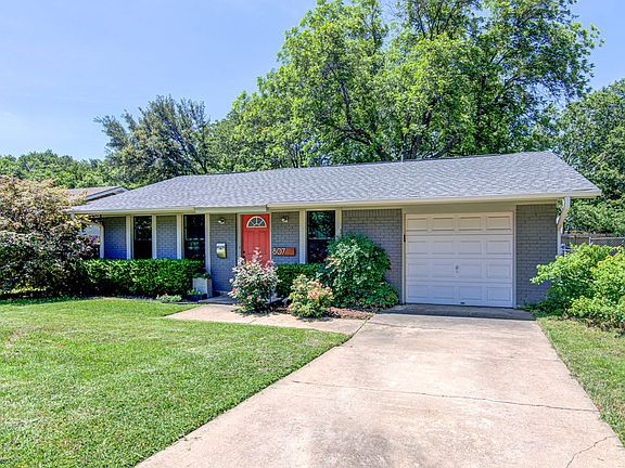 2nd image of 807 Hill Wood Dr