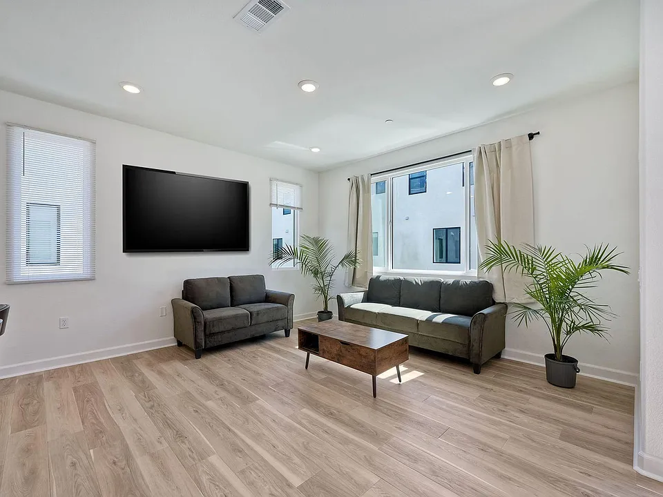 2301 Acara Cir