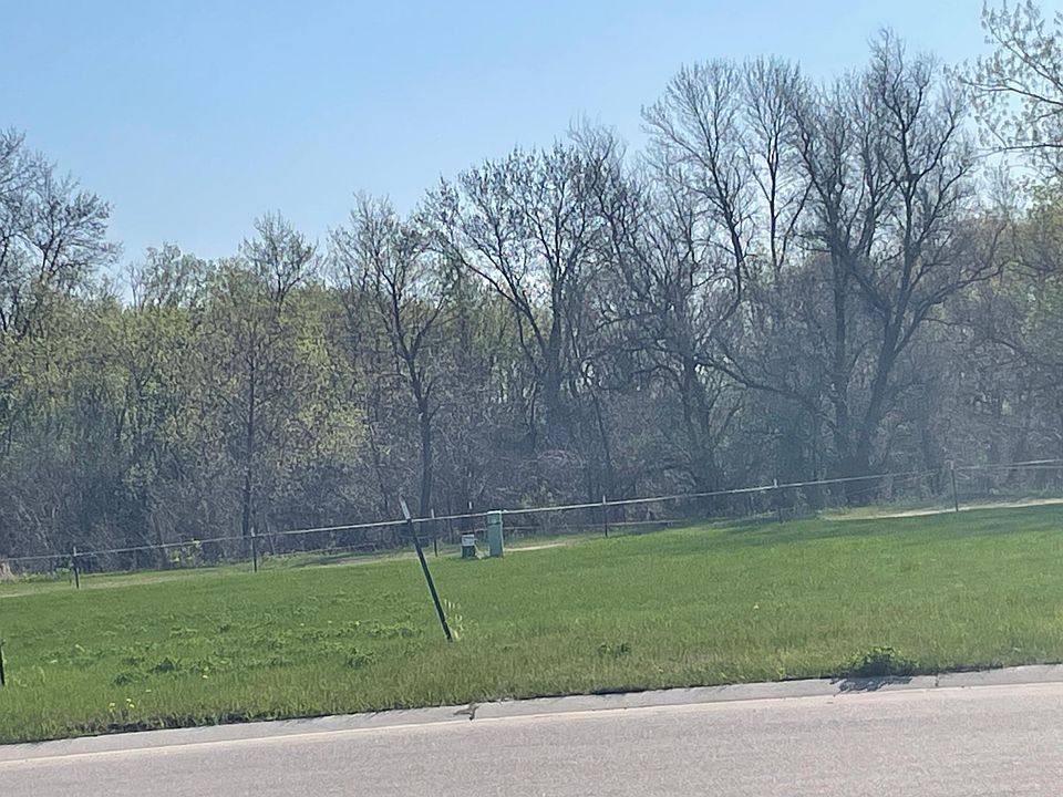 2nd image of 210 19th Street Cir NE