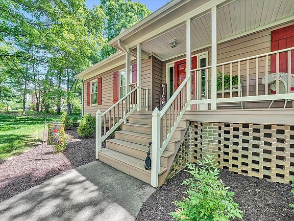 2nd image of 82 Goldfinch Dr