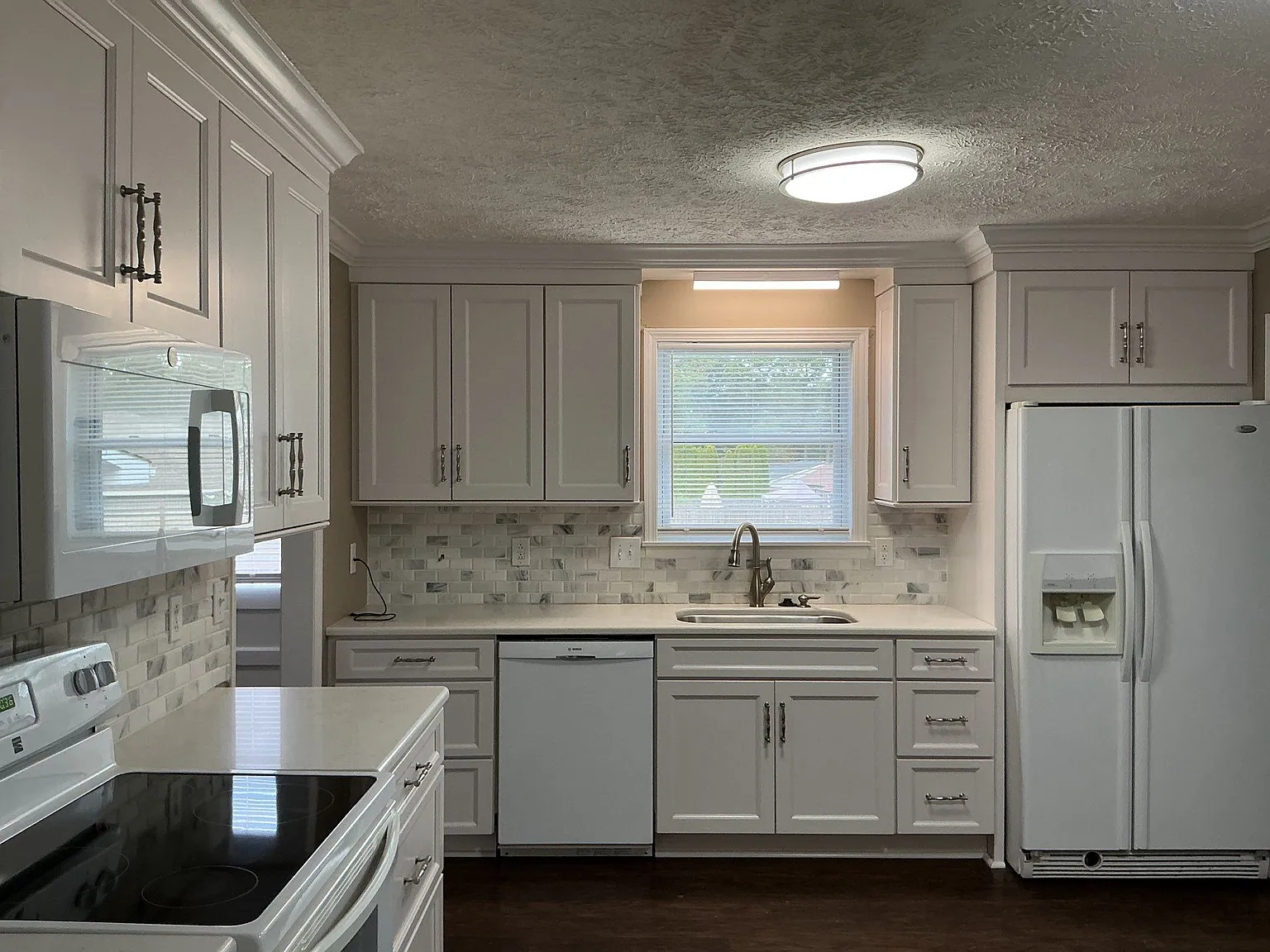 4 bed, 2197 sqft, $2,100 — Photo 2