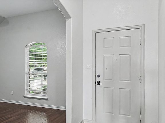 3rd image of 720 Saddle Ridge Trl