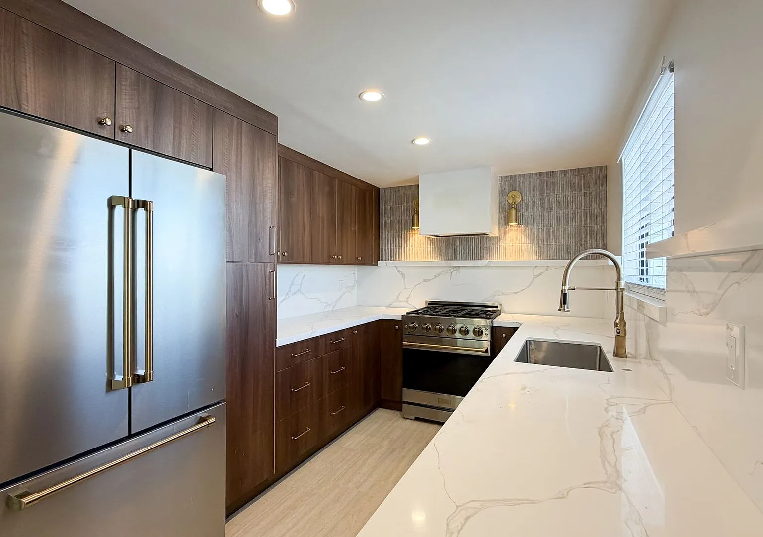 2438 Myrtle Ave — Photo 1