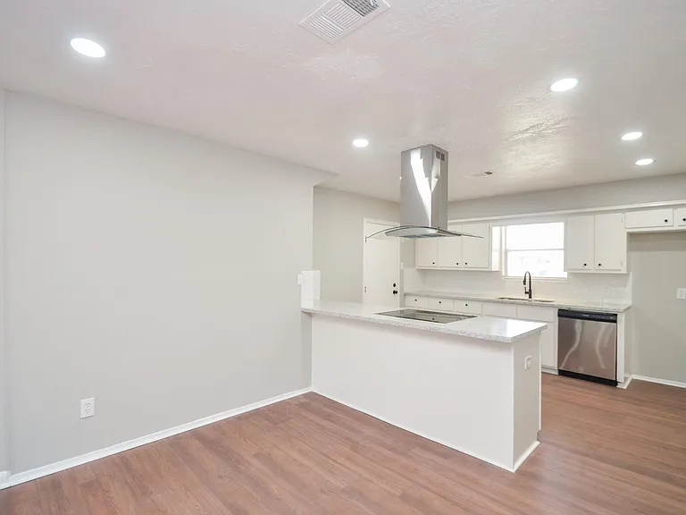 123 Cypress Ln — Photo 7