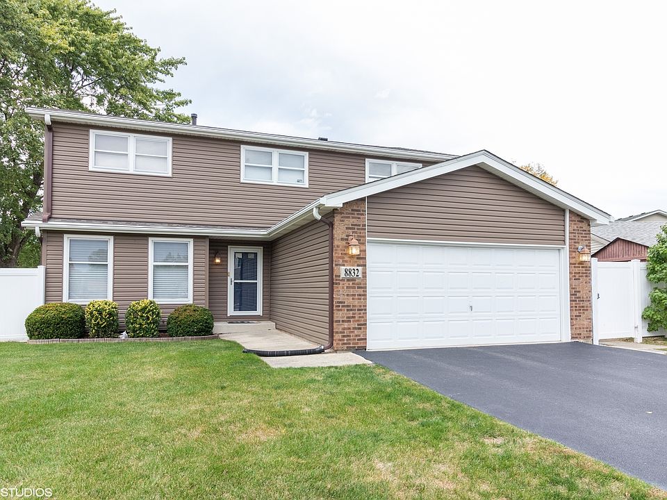 1st image of 8832 Hickory Dr