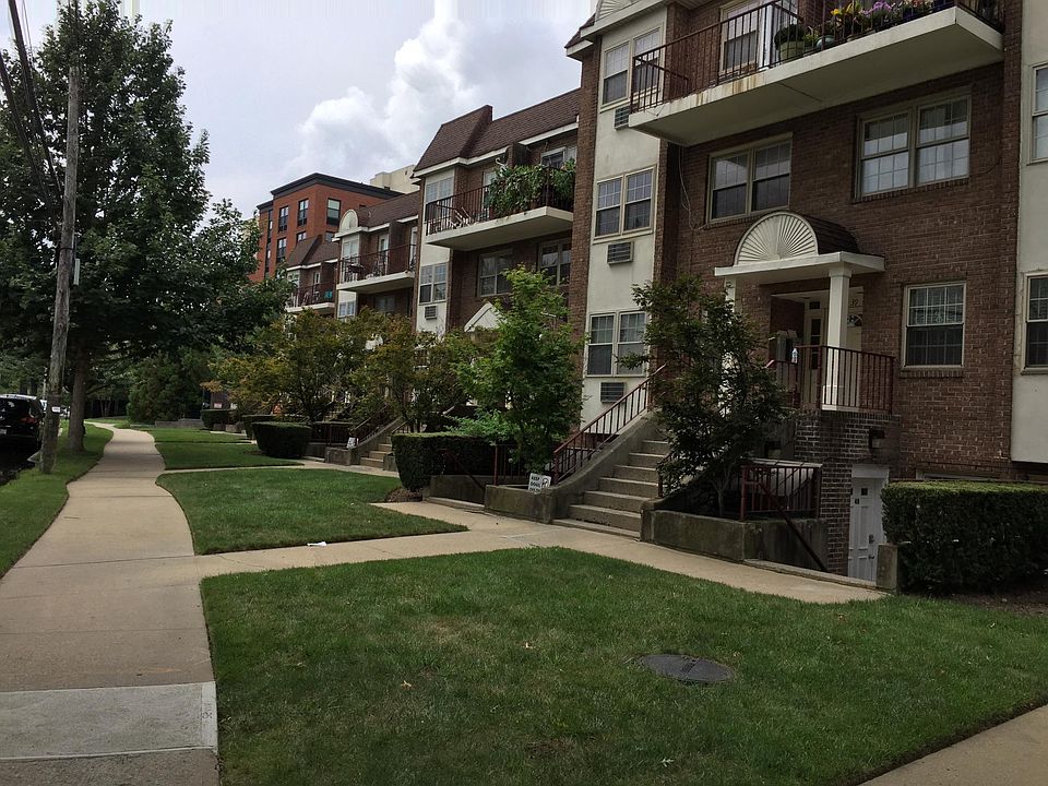 1st image of 17239 Highland Ave